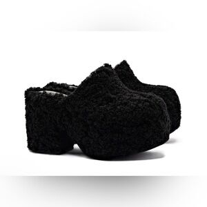 Larroude Miso Clog in Black Shearling - New in Box